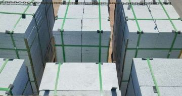 衡水 芝麻白花岗岩5公分地铺石 花岗岩厂家工厂装车日常