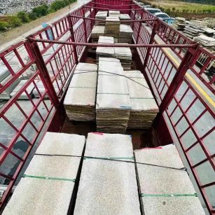 衡水 黄金麻花岗岩荔枝面，光面毛板装车完成