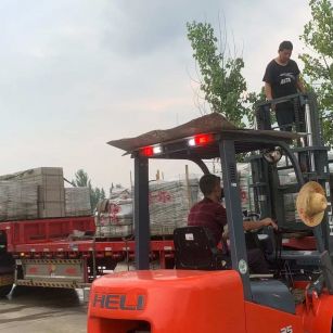 衡水 黄金麻冰裂纹，地铺石装车