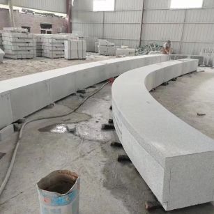 衡水芝麻白花岗岩石板材 园林光面弧形坐凳