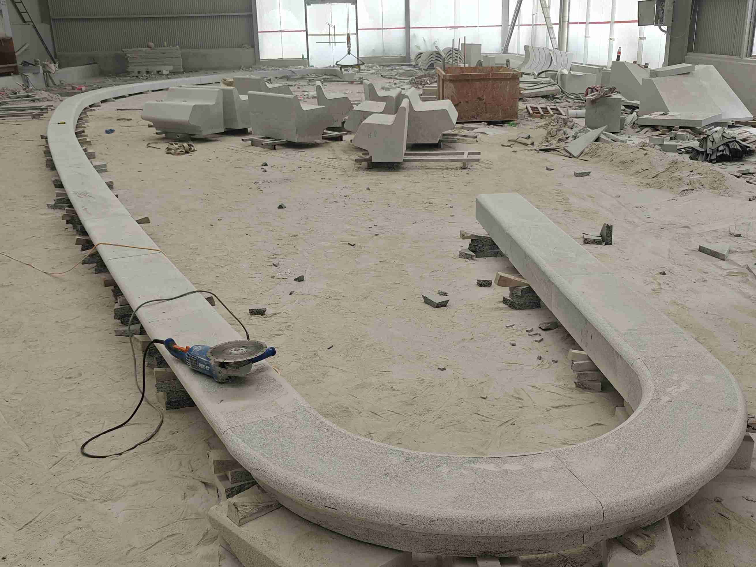 衡水 芝麻白花岗岩弧形花坛石，坐凳石