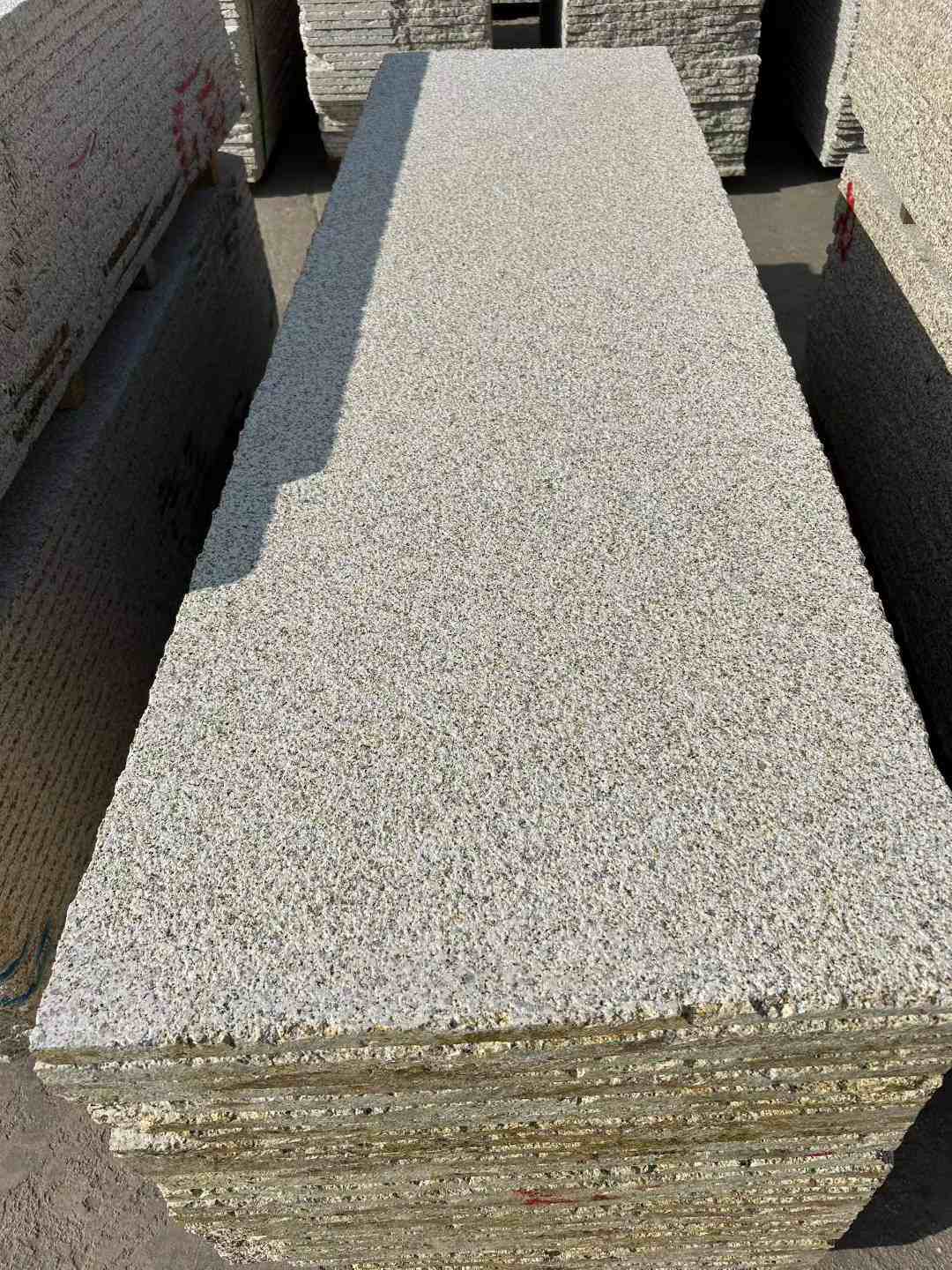 衡水 黄金麻花岗岩荔枝面毛板，半成品