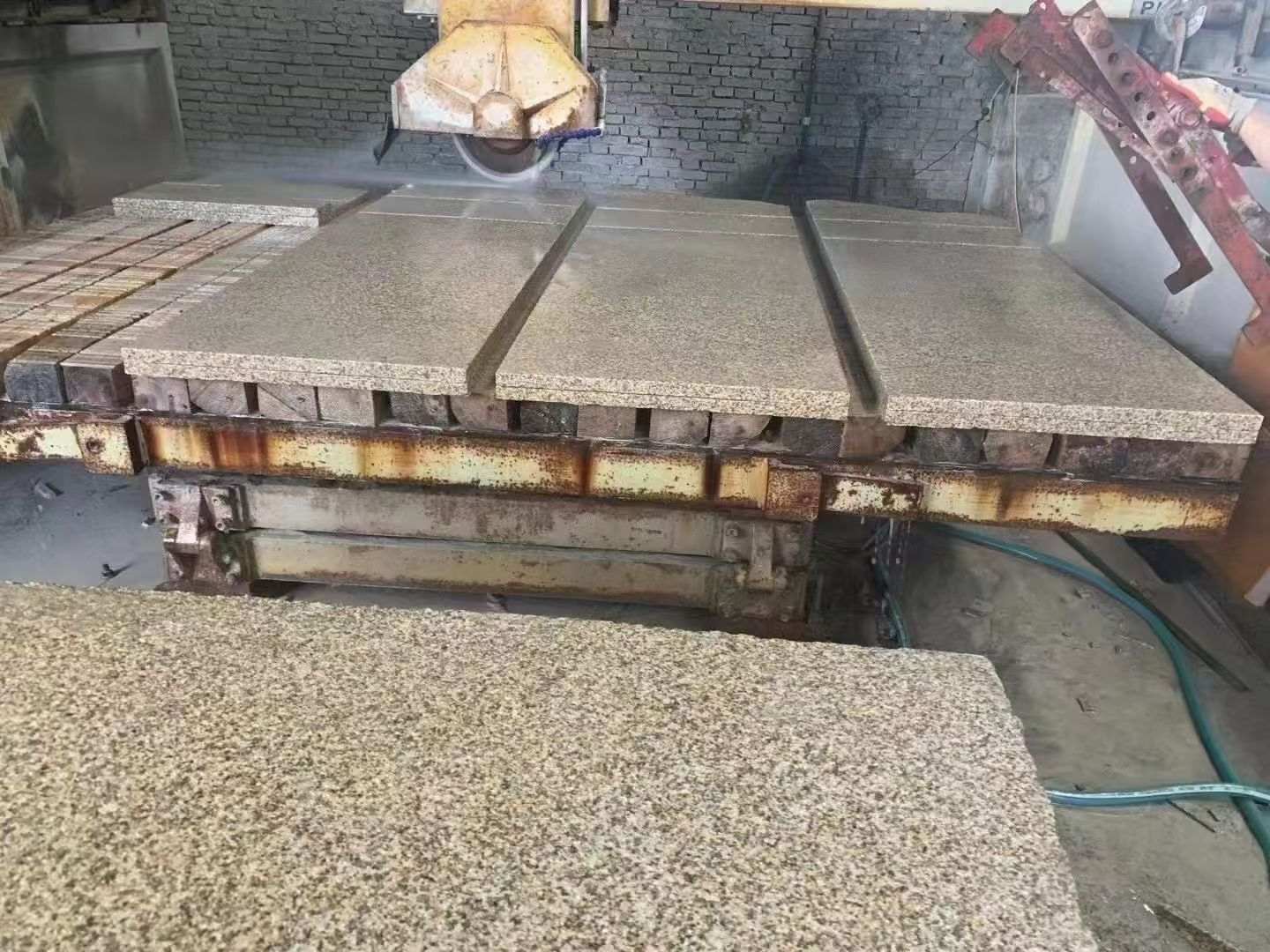 衡水 黄金麻荔枝面成品板加工