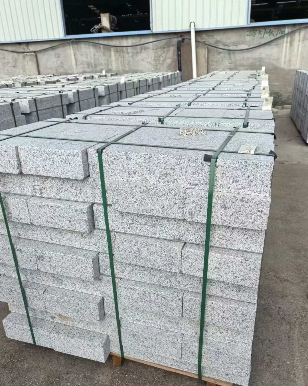 衡水 白麻花岗岩路沿石，弧形路沿石，道牙石，马路牙子，界石，路缘石，平沿石，直岩石，平缘石等