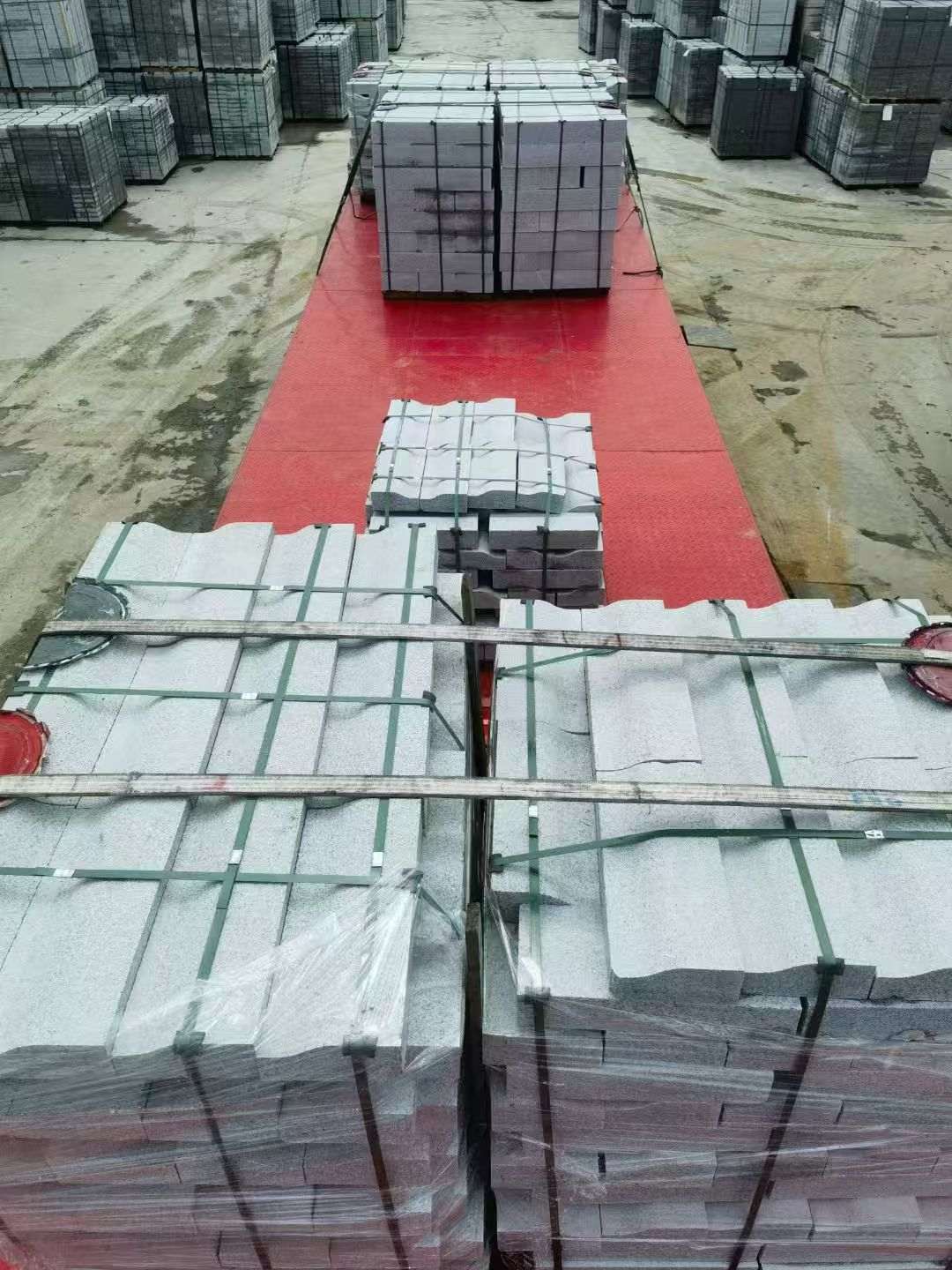 衡水 芝麻白仿形加直形路沿石出货日常