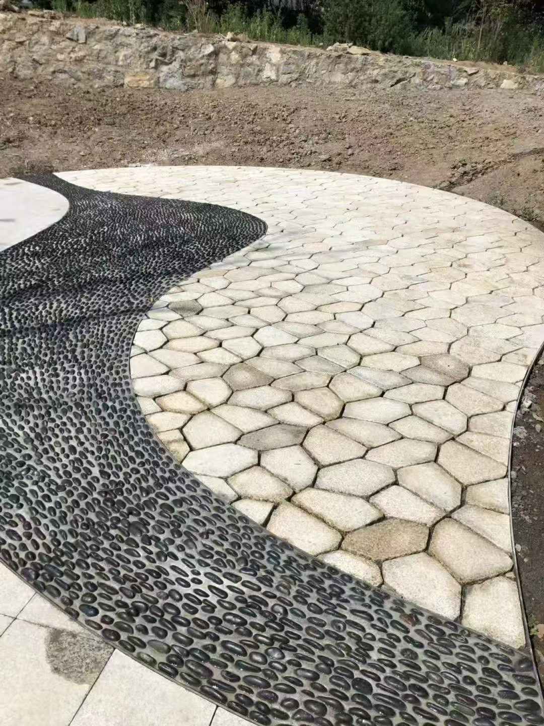 衡水 黄金麻冰裂纹地铺石工地铺装案例