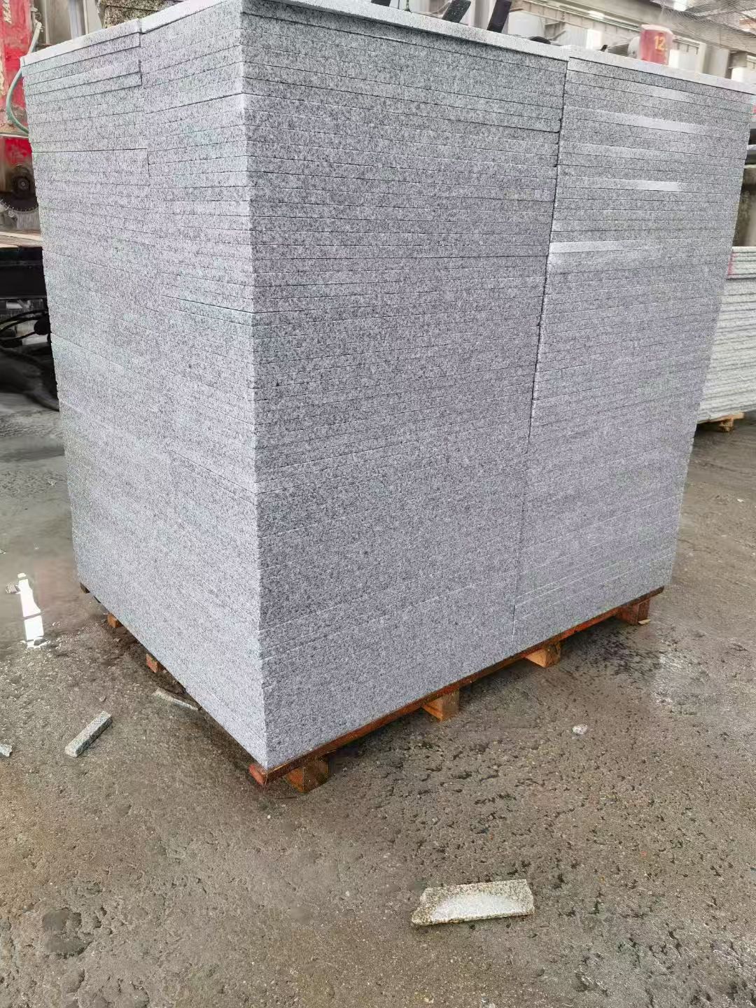 衡水 芝麻白火烧面1.8厚300*600地铺石，尺寸标准，厚薄均匀