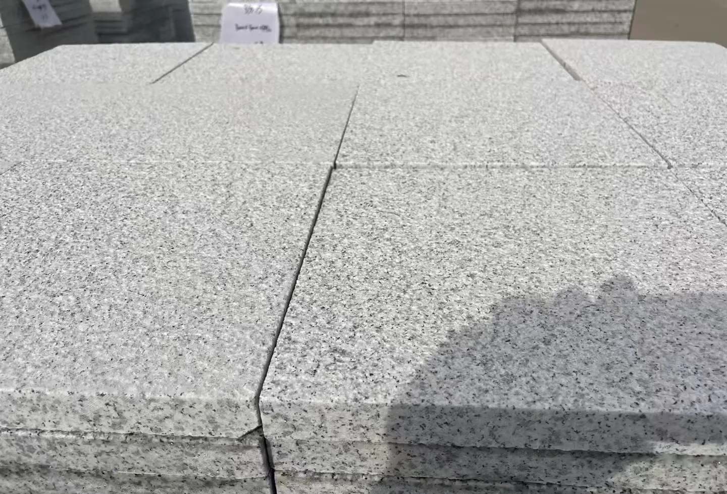 衡水 白麻花岗岩石材推荐 荔枝面地铺石