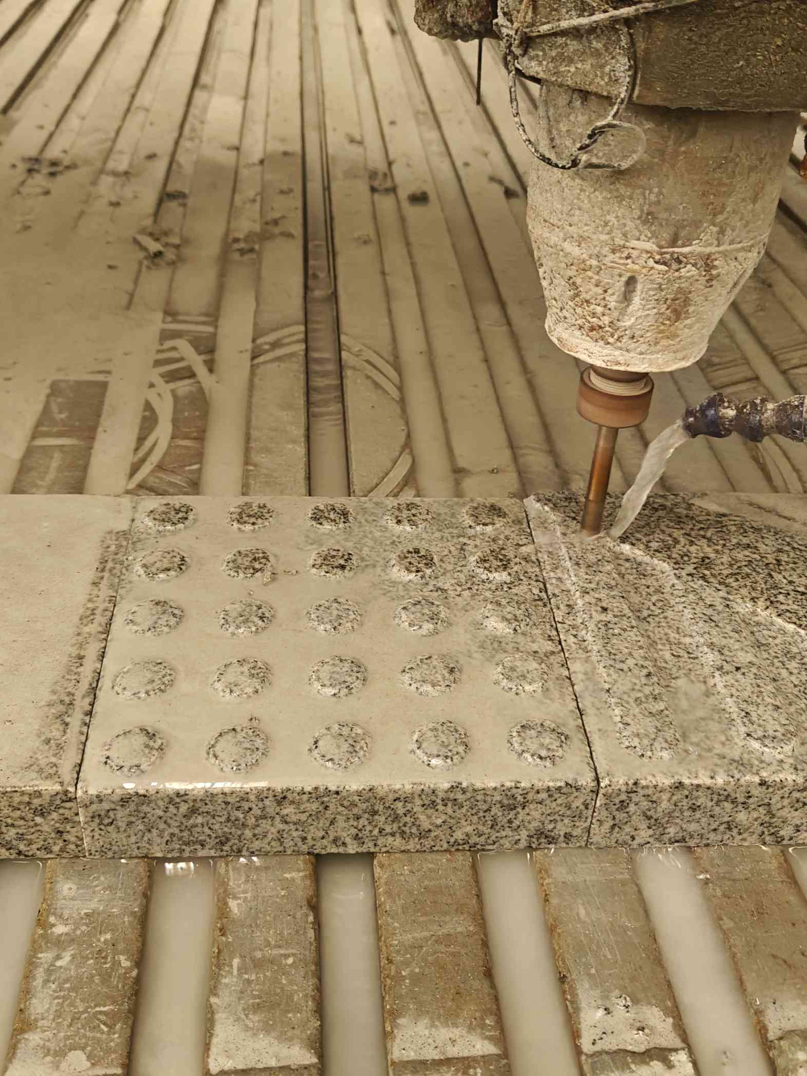 衡水 芝麻白花岗岩石材盲人石、盲道石、盲点石