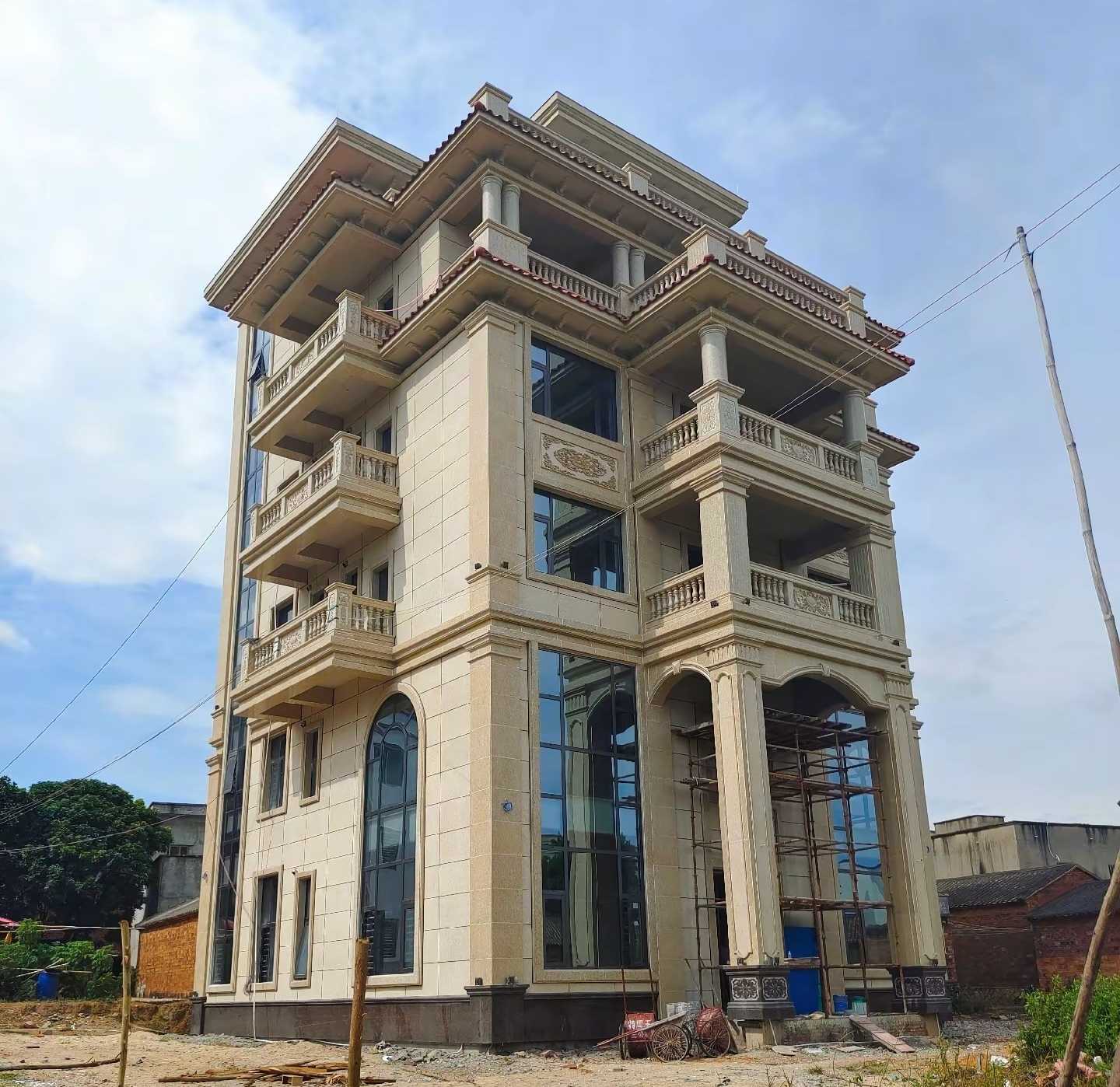 衡水 黄金麻花岗岩石材别墅外墙干挂搭配（雕花栏杆花瓶柱门楼罗马柱）