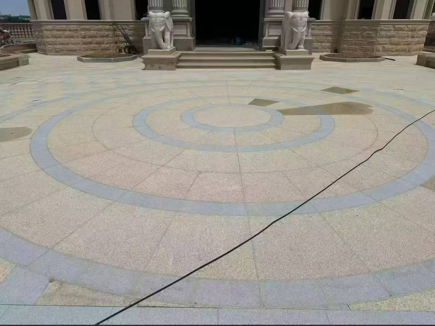 衡水 黄金麻芝麻灰花岗岩石材地铺拼接效果